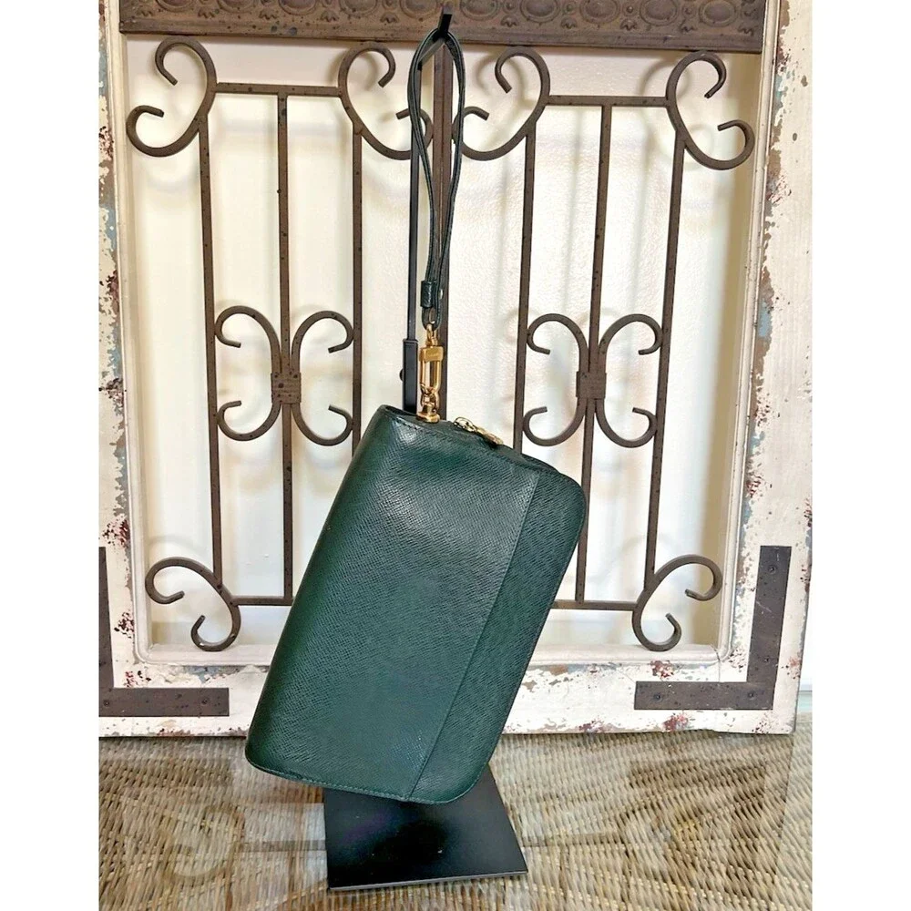Vintage Louis Vuitton Taiga Baikal Clutch Bag VI0925 France February 1995 Unisex